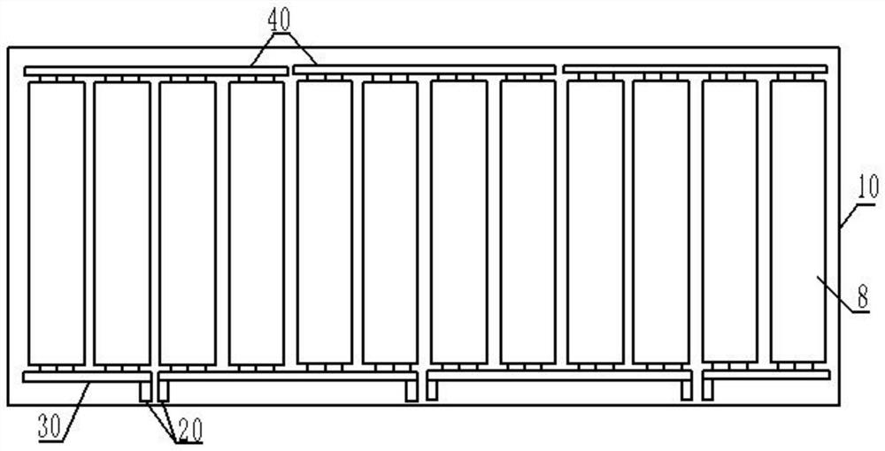 Welding method and welding equipment for bus bars between battery strings