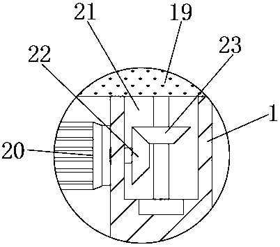 Hopper for conveying materials