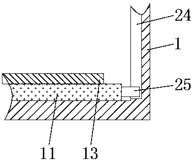 Hopper for conveying materials