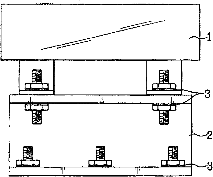 Tuned mass damper for use in air-conditioner outdoor unit