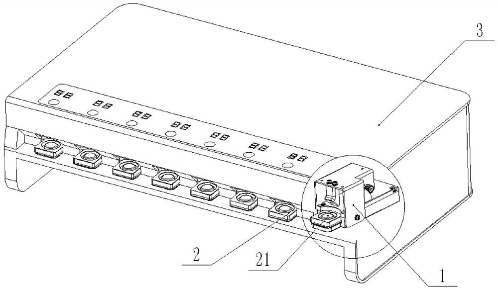 Multi-channel incubation device and sample preparation equipment that can support chip tilt