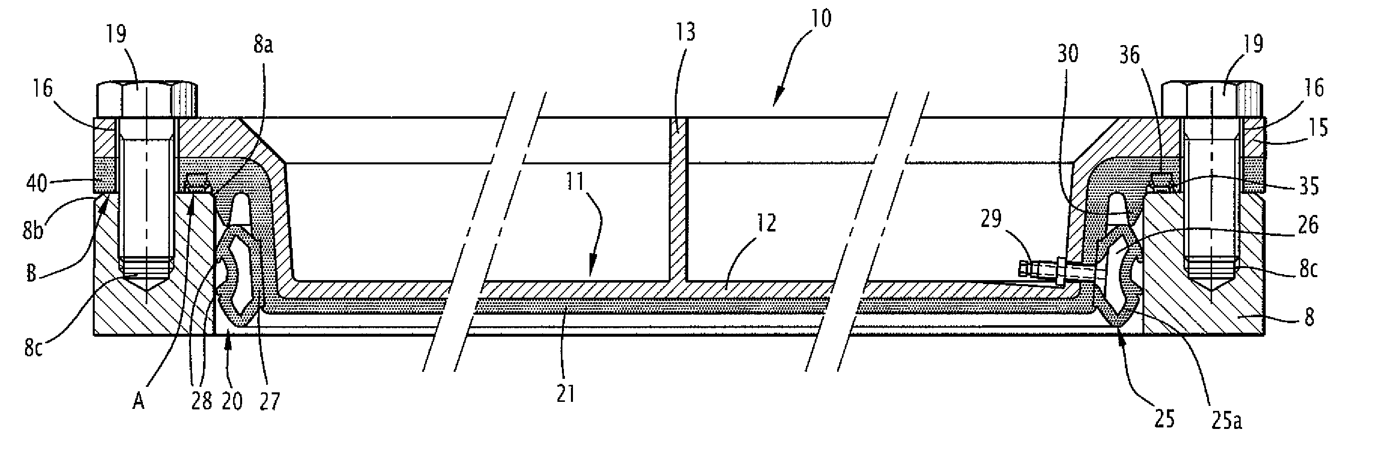 Sealed stopper for an opening in a junction tubing between a housing and a pipe, and method for implementing said stopper