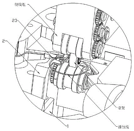 Auxiliary wire arranging and drawing mechanism and automatic winding machine