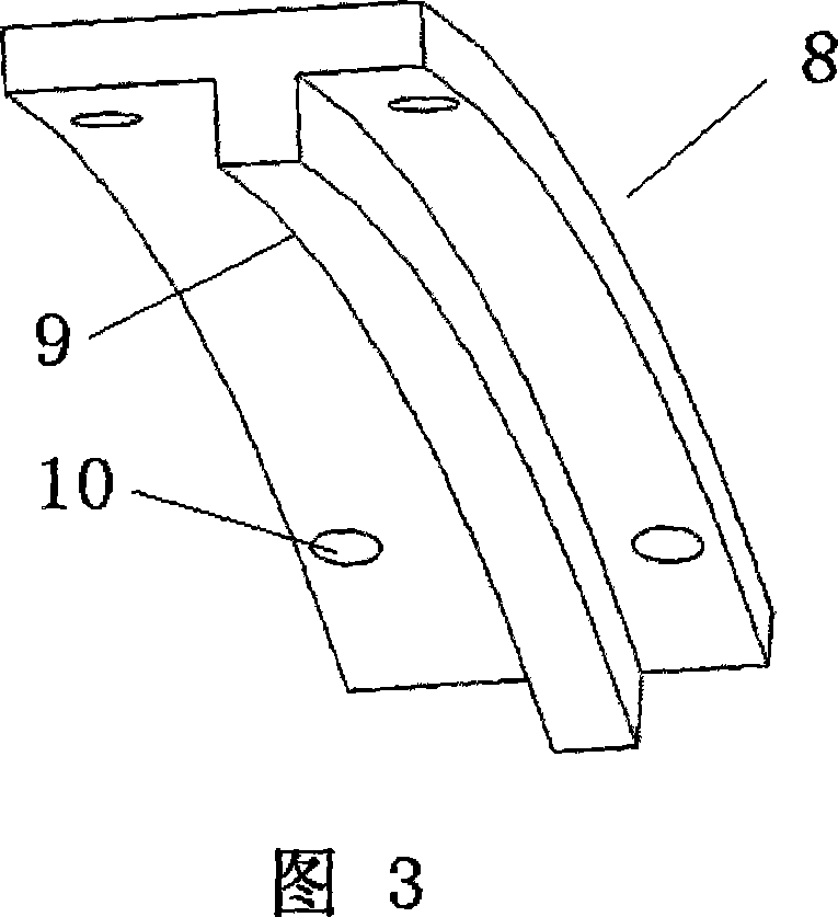 Connector between high-temperature superconductive magnet double-cake coils and its welding method