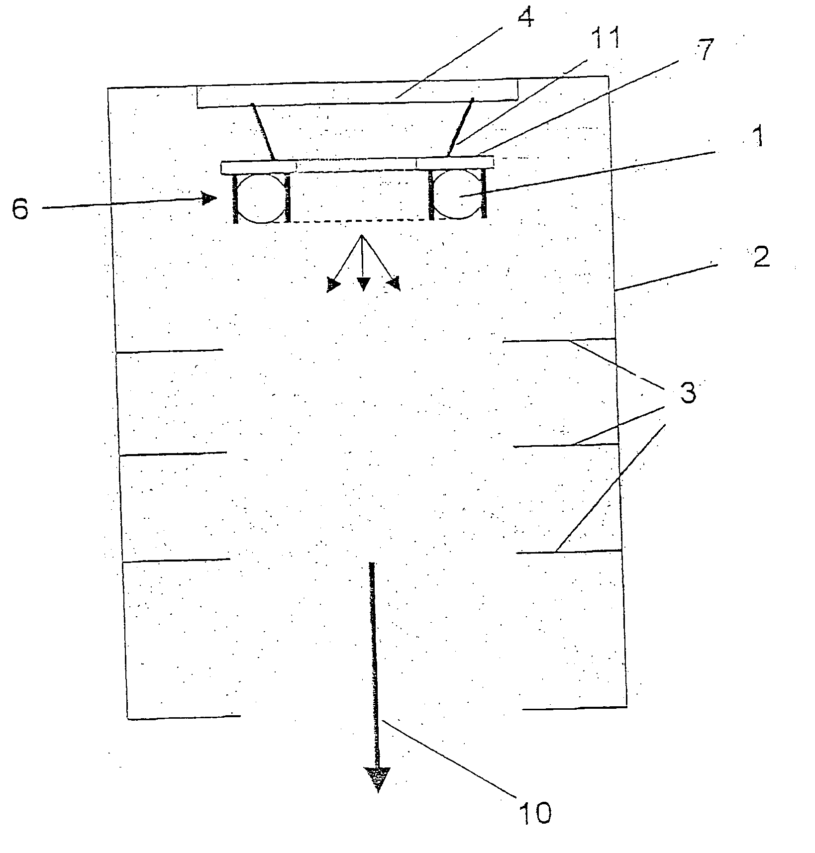 Pulsed solar simulator with improved homogeneity