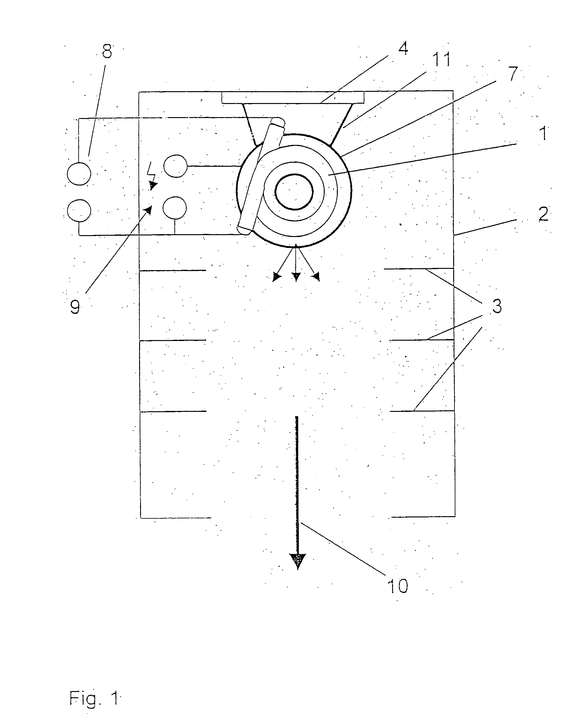 Pulsed solar simulator with improved homogeneity