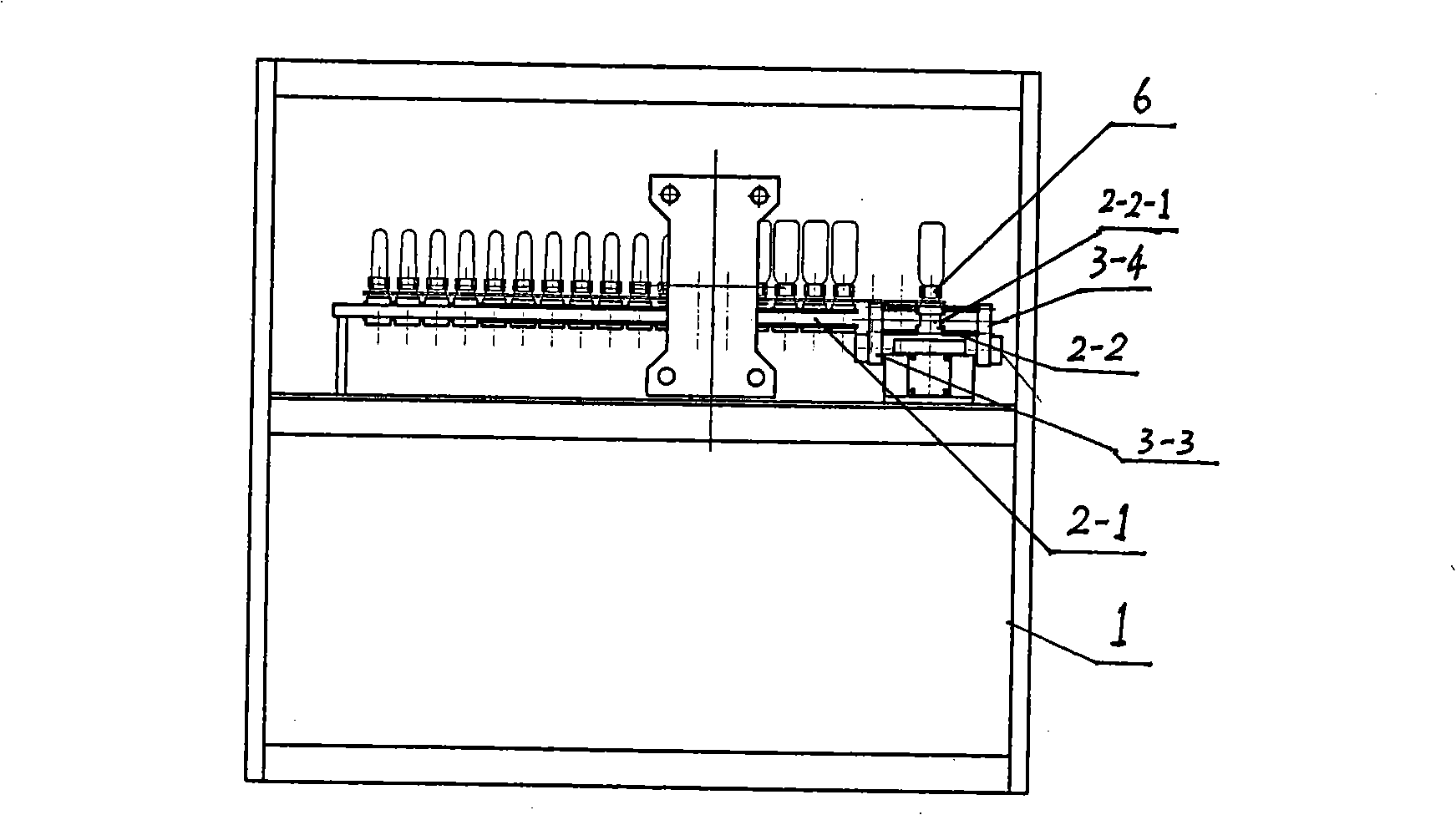 Sliding type double-cohesion step-by-step driven bottle blowing machine