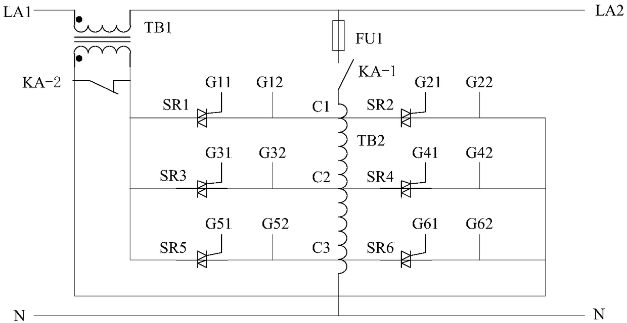 Automatic-coupling compensating three-phase alternate-current voltage stabilizer