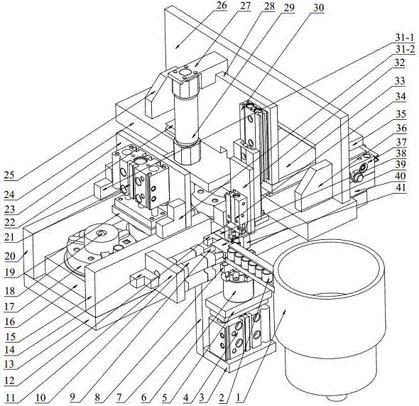 Assembling and correcting device for insulating parts of automobile horns