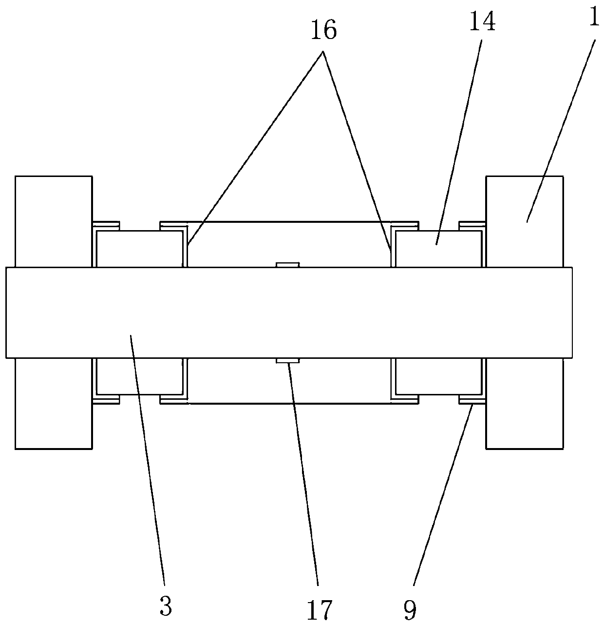 An anti-winding conveying chain for a harvester