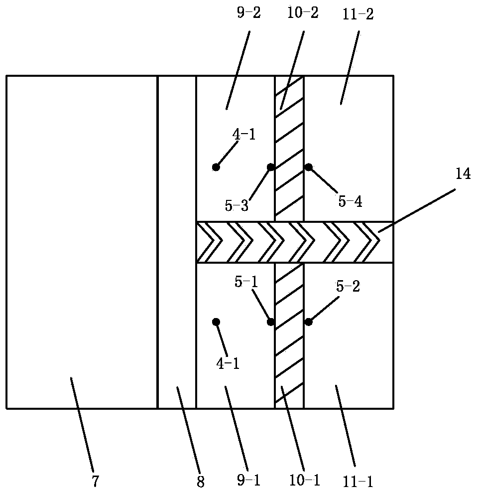 Device and method for measuring relative heat conductivity coefficient of phase change member by radiant heat exchange method