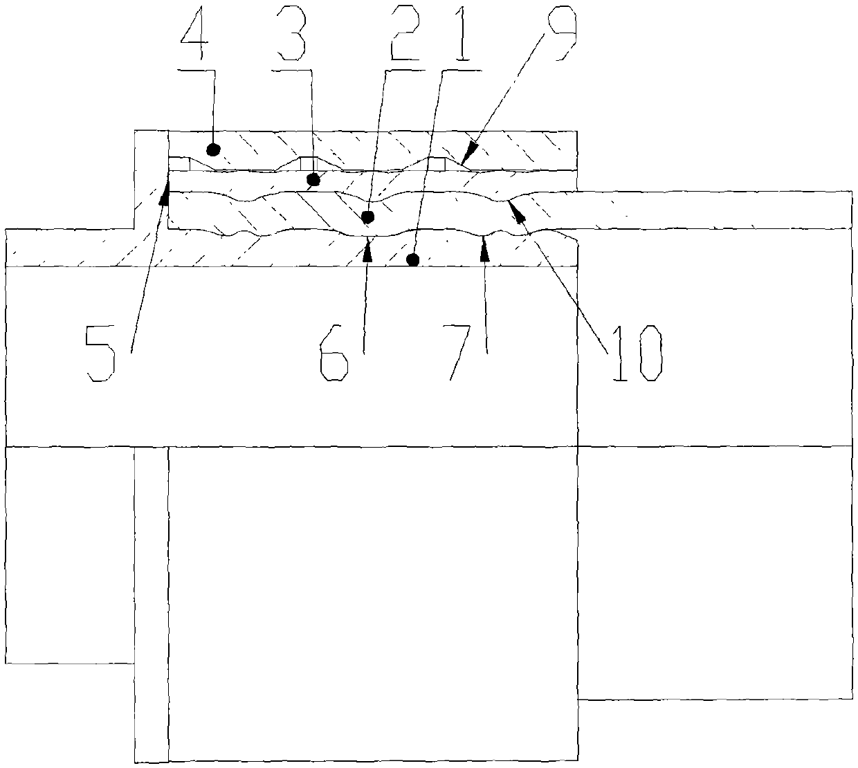 Connecting device for polymer pipeline and metal joint