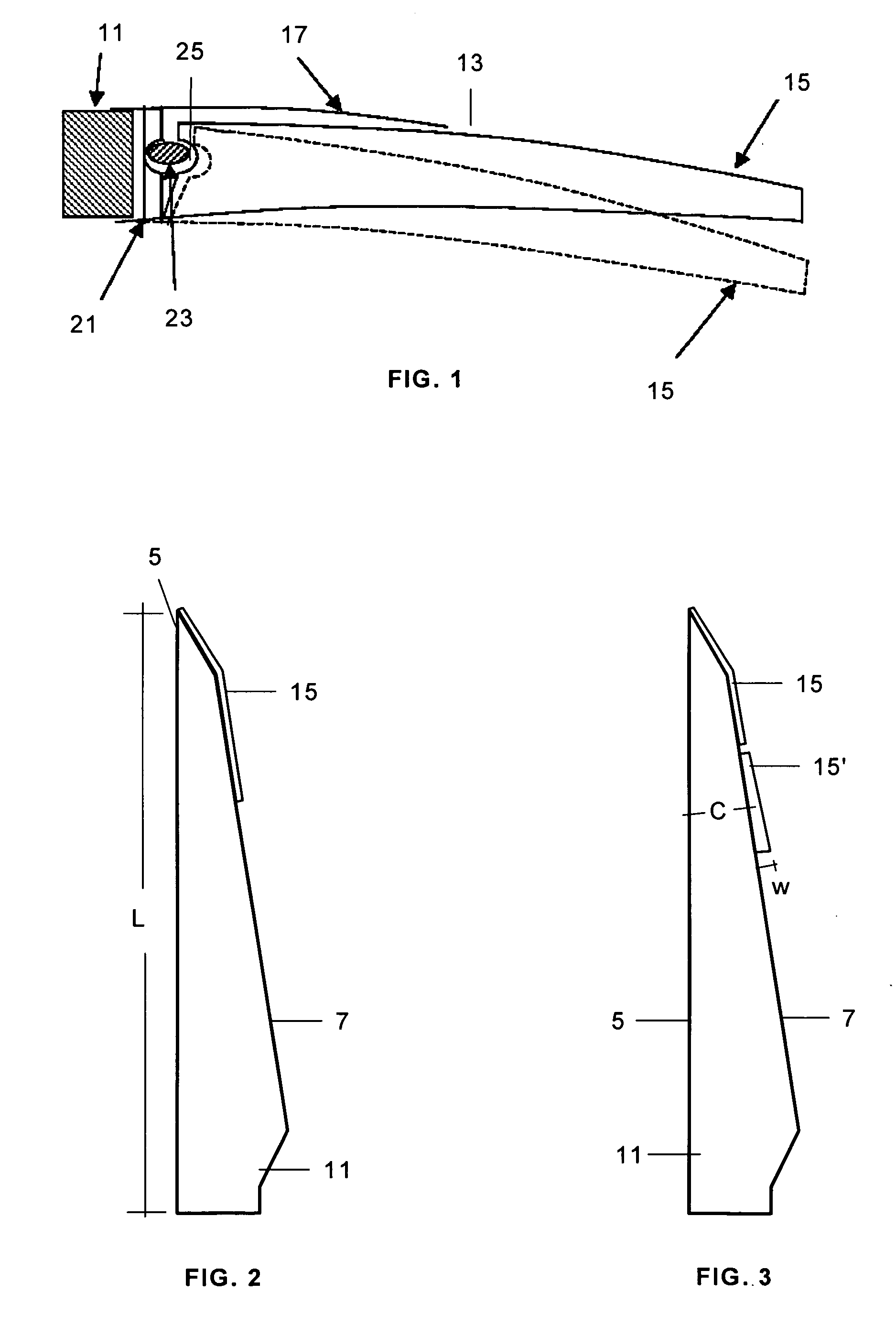 Wind turbine blade with deflectable flaps