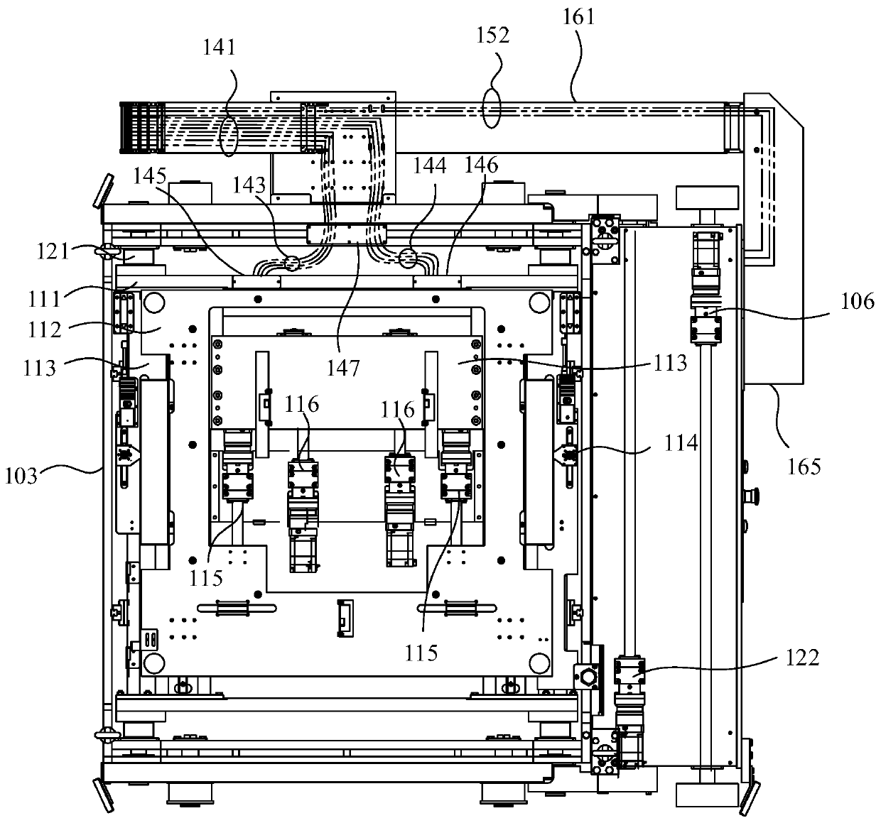 Battery replacing equipment and battery replacing station comprising same