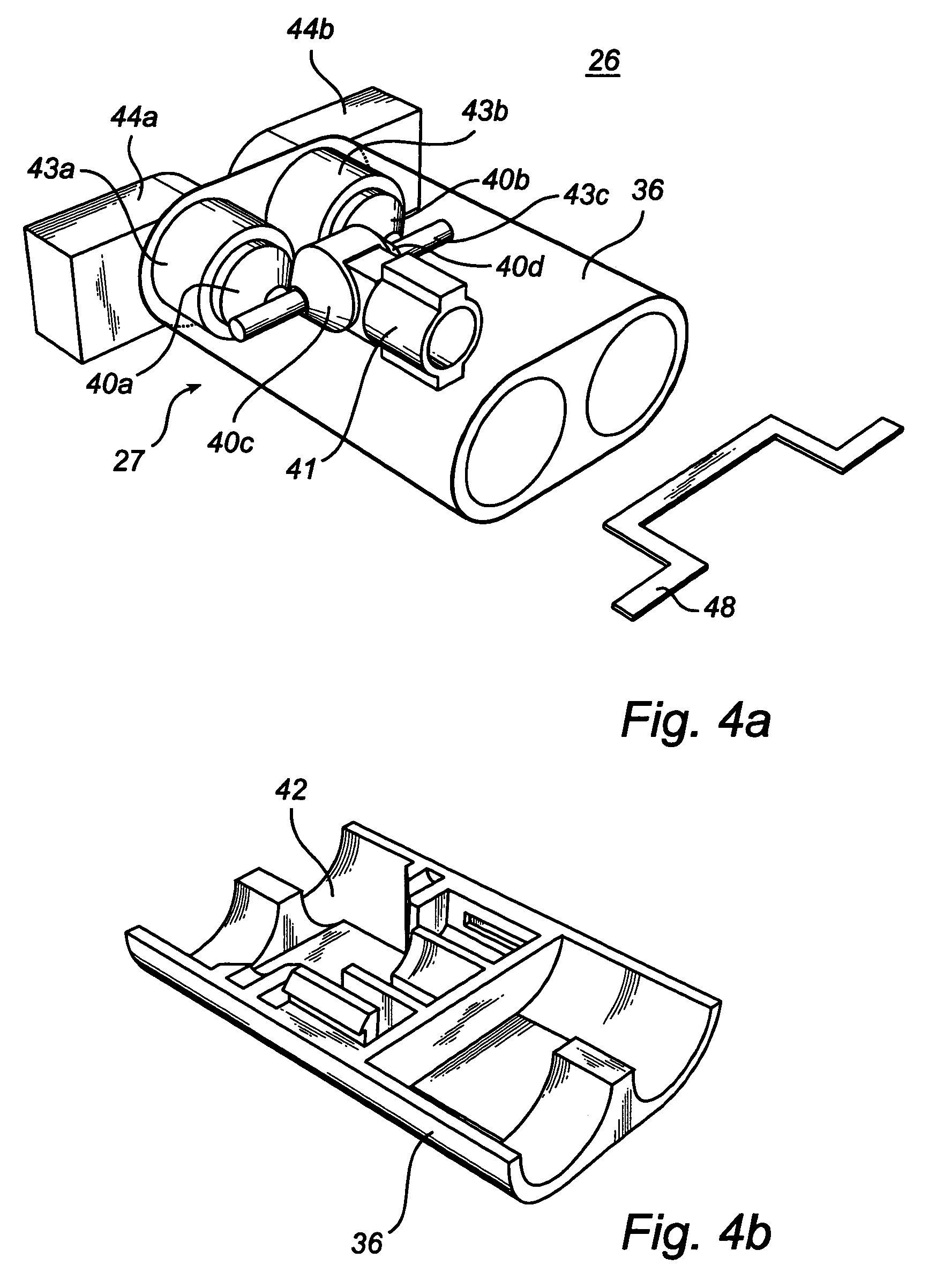 Mobile communications device with synchronising hinge