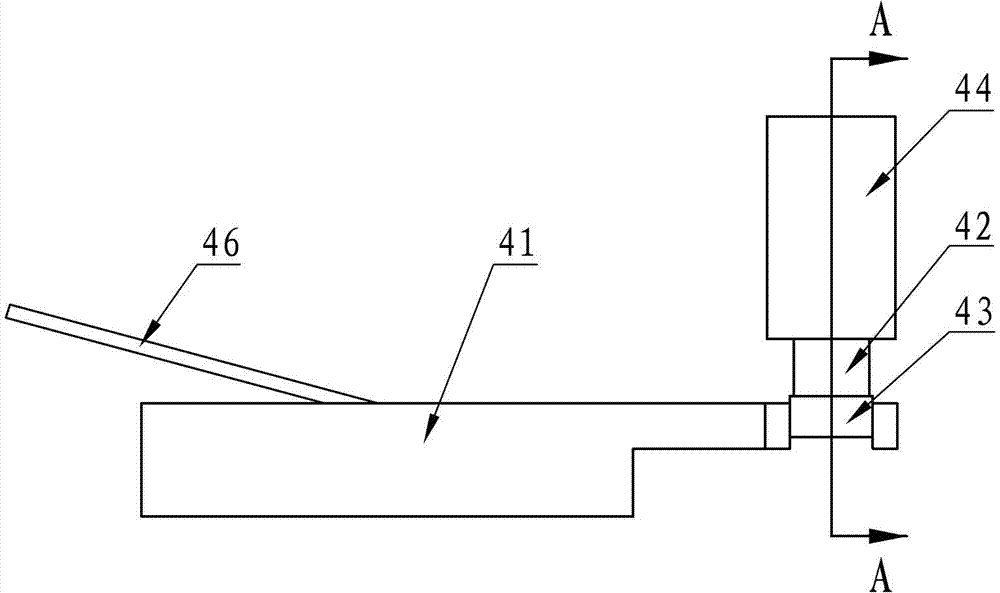 Glass bottle capping machine