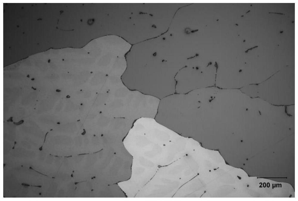 A metal powder for 3D printing with grain refinement and preparation method thereof