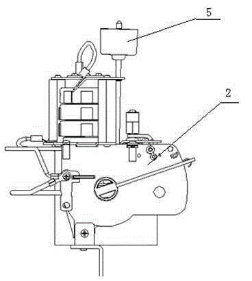 On-pillar distribution transformer with internal protection function