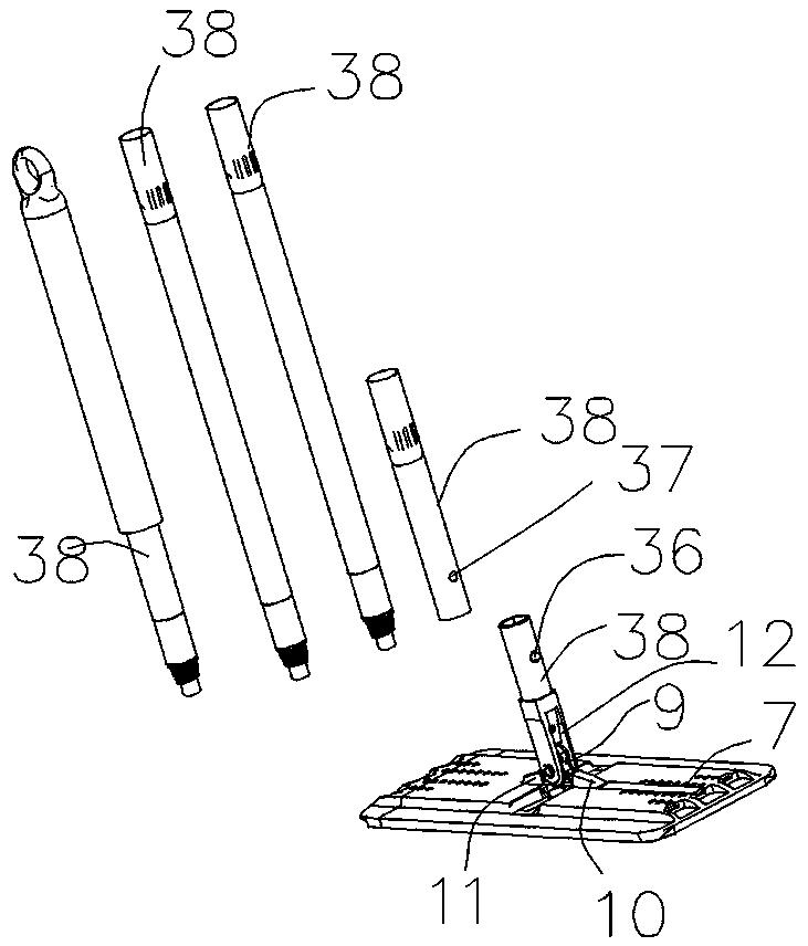 Squeezing flat mop cleaning tool with deformable squeezer