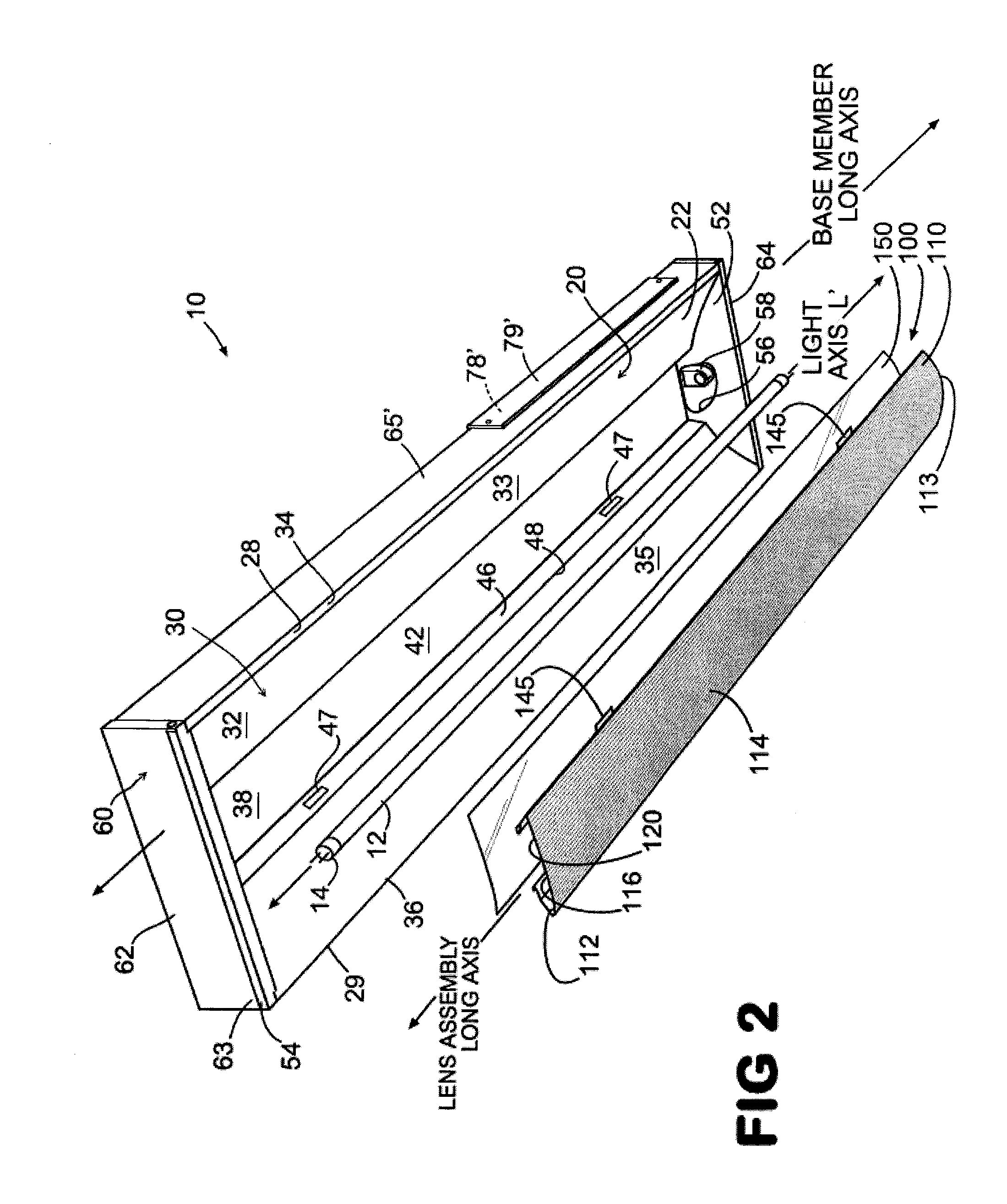 Light fixture and lens assembly for same