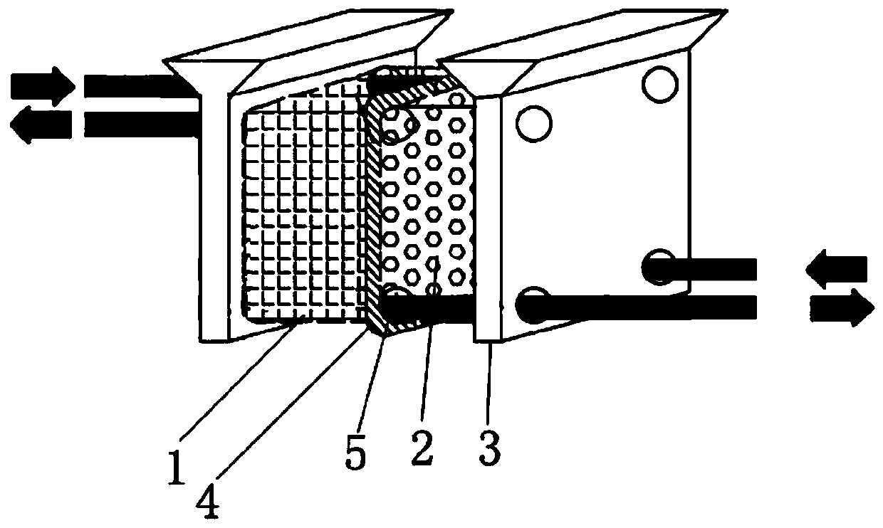 Constant temperature flow microalgae photobioreactor