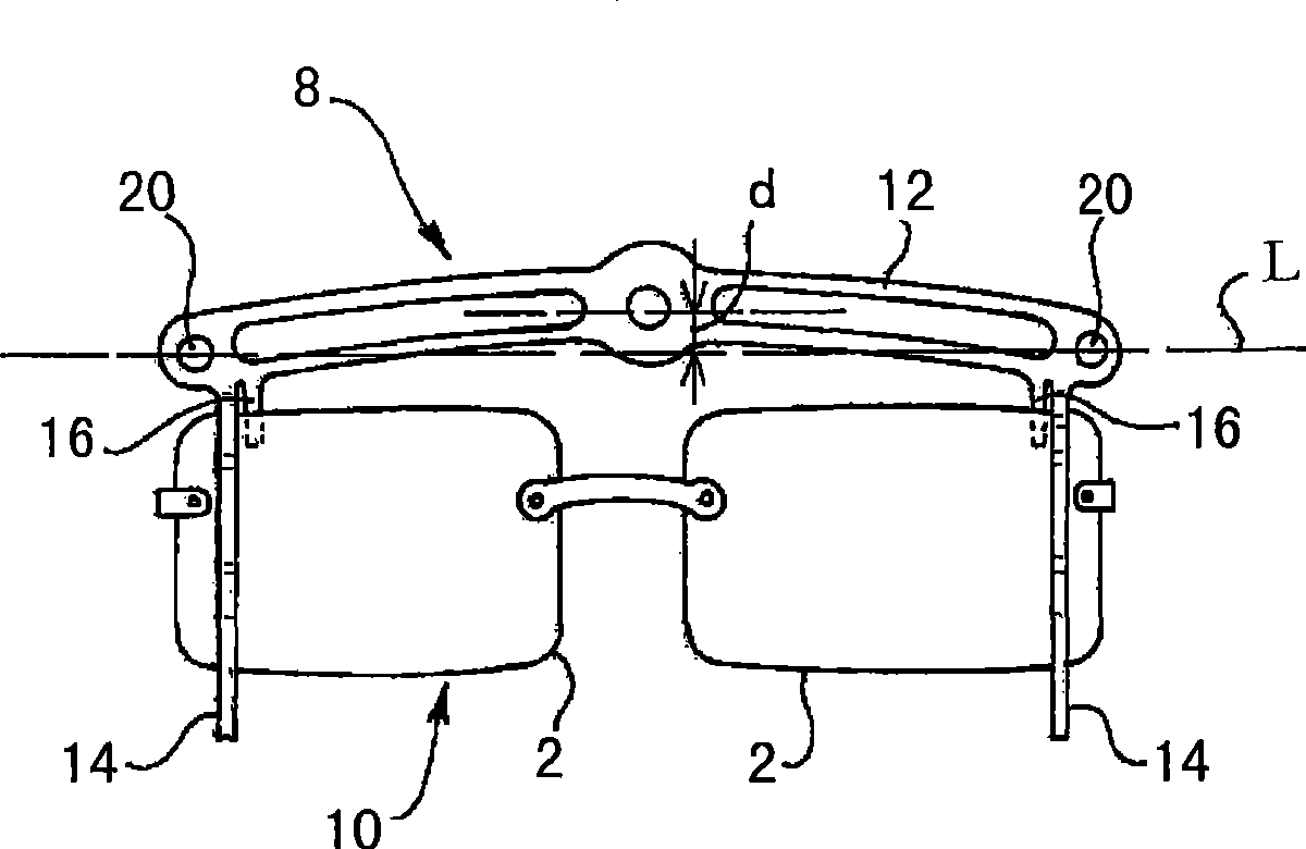 Device for measuring the angle between far sight and near sight on a patient wearing spectacles