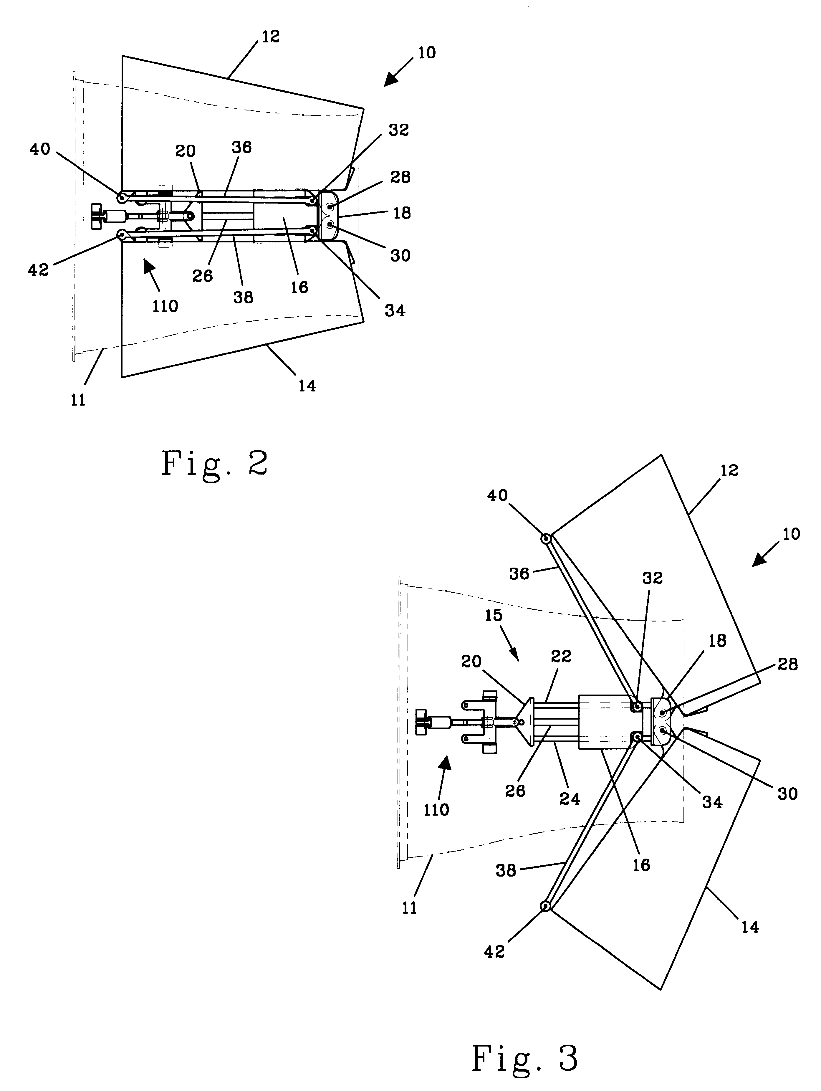 Thrust reverser with sliding pivot joints