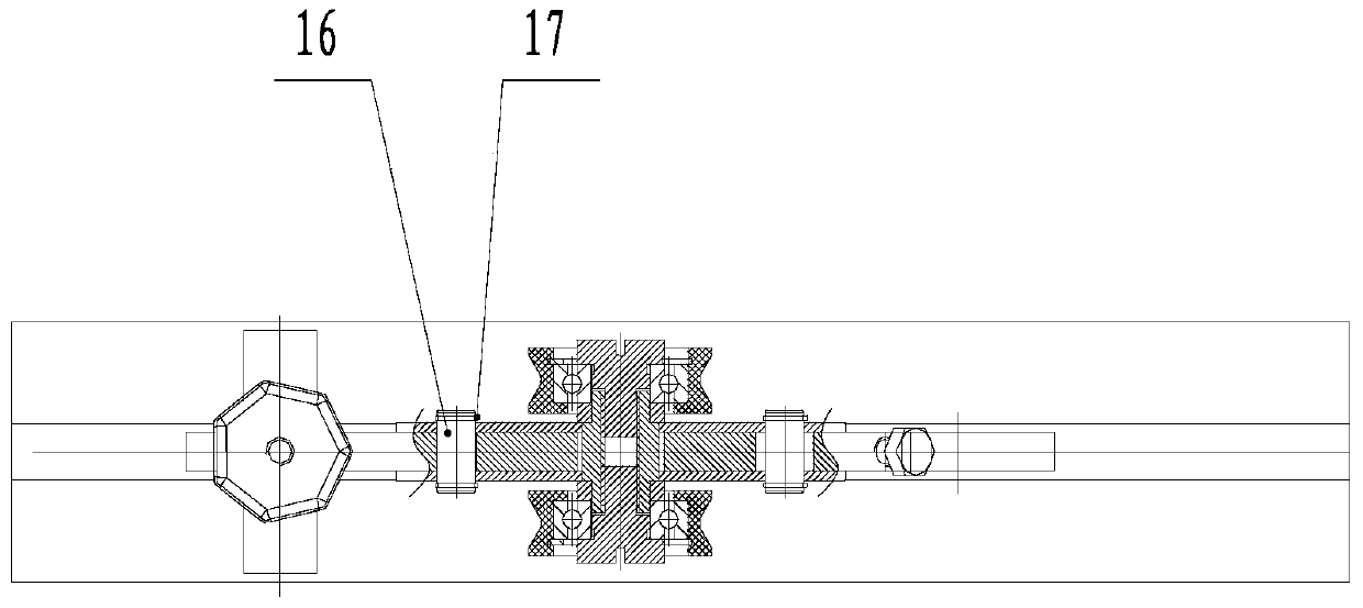 A rolling guide mechanism