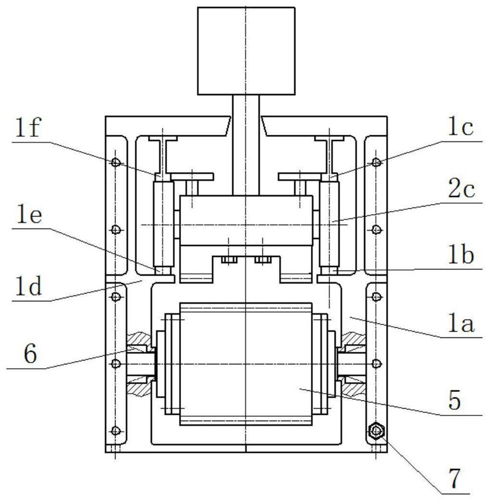 Carrier-based aircraft catapulting device for aircraft carrier