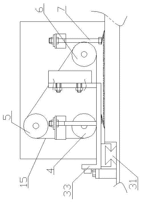 Transmission device for threading machine of handle of paper box