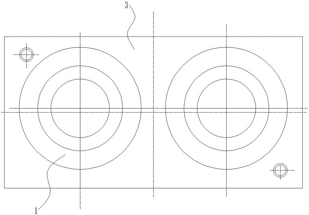 Method for casting bearing cap on subway locomotive by using sand faced permanent iron molding technology