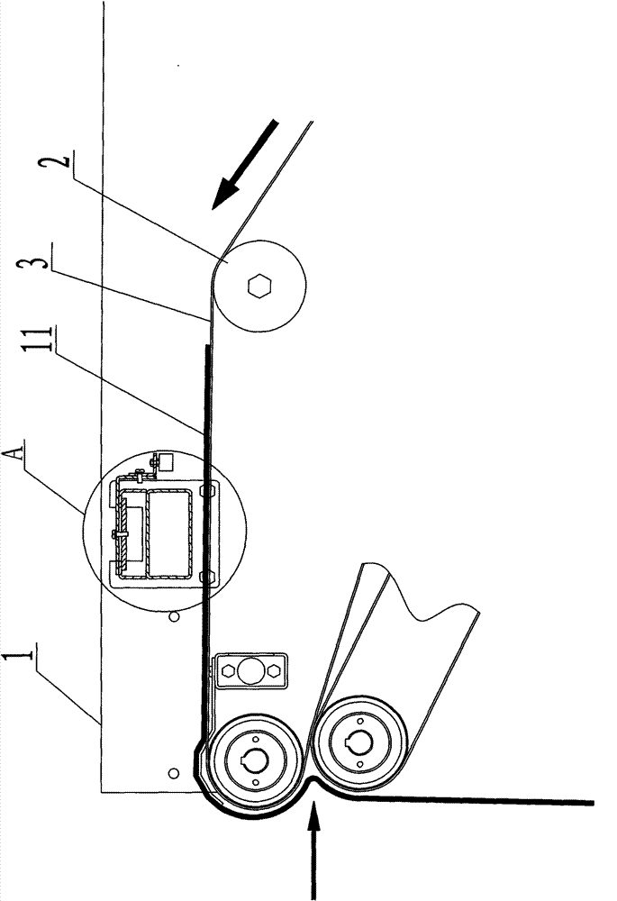 Electrostatic degaussing device used on clothes-folding machine