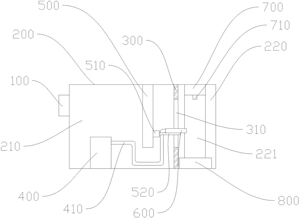 Automatic powder spraying device and using method thereof