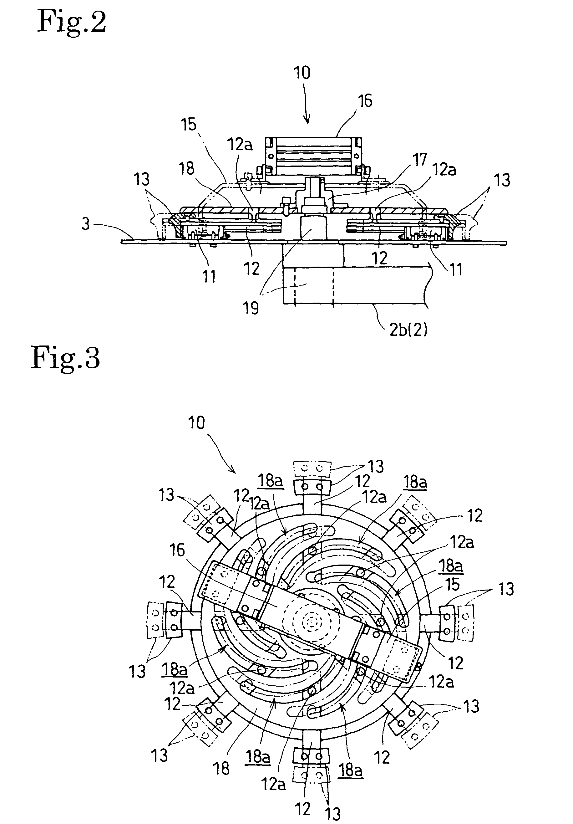 Method of correcting shape of green tire and apparatus for carrying out the same