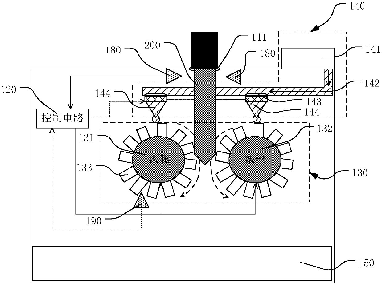 Solder tip cleaning device and cleaning method