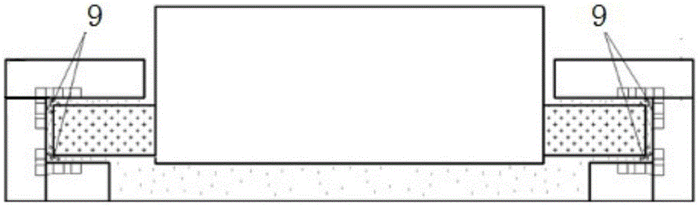 Sharpness removing and blunting treatment method and device for disc roller scissor blades