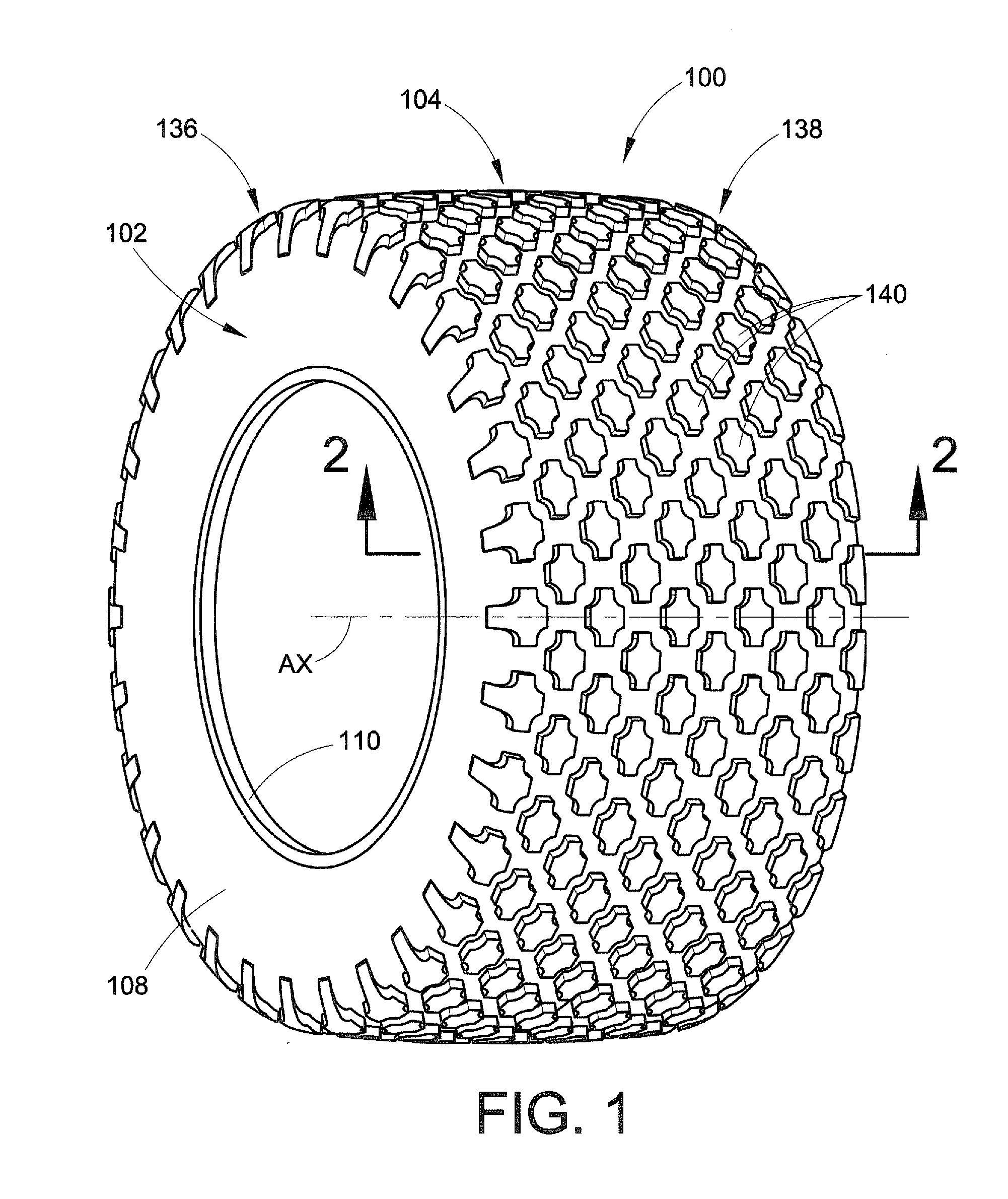 Tire with noise-reducing tread pattern