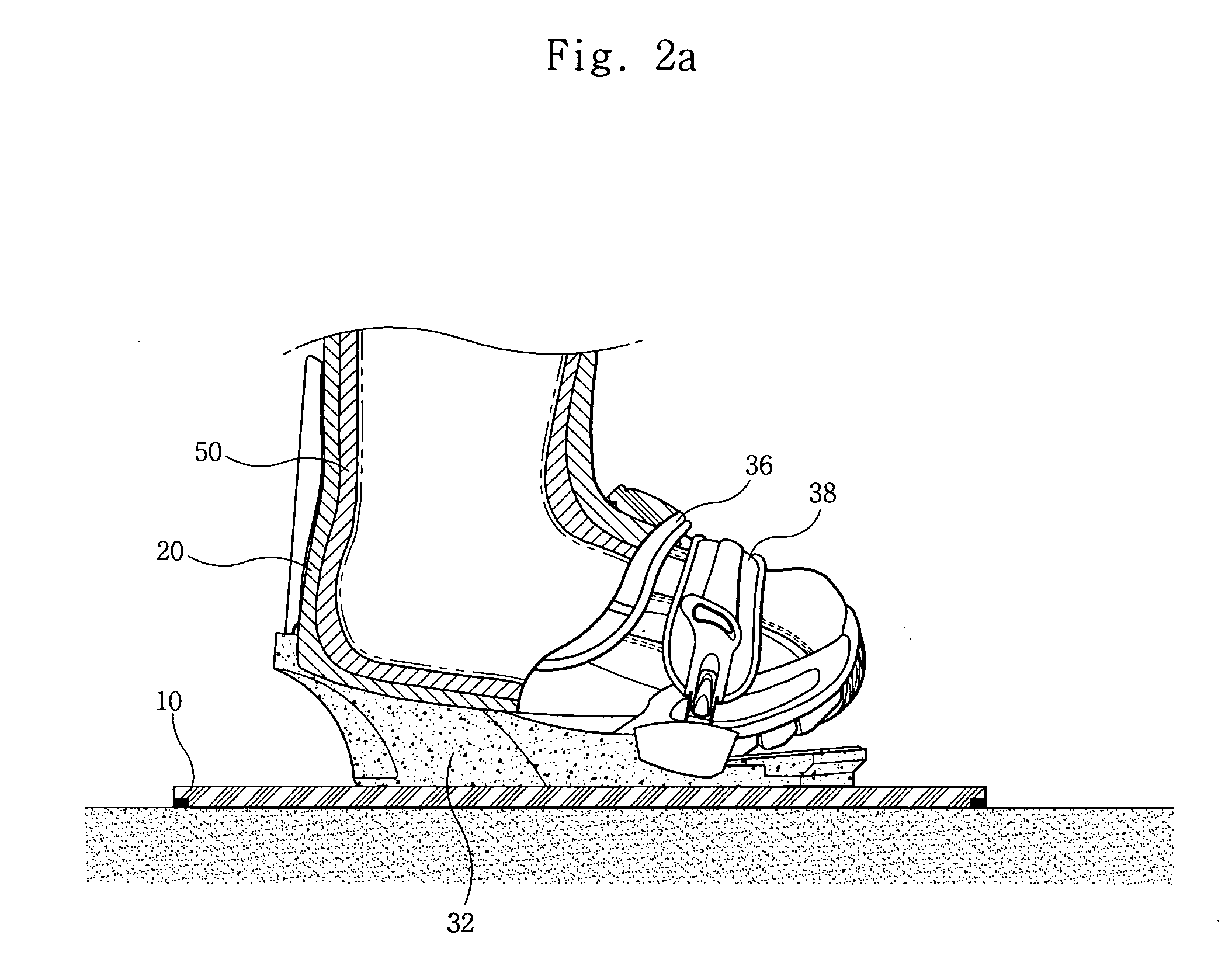 Apparatus for tightening top of foot in leisure sports boot fixing heel to sole