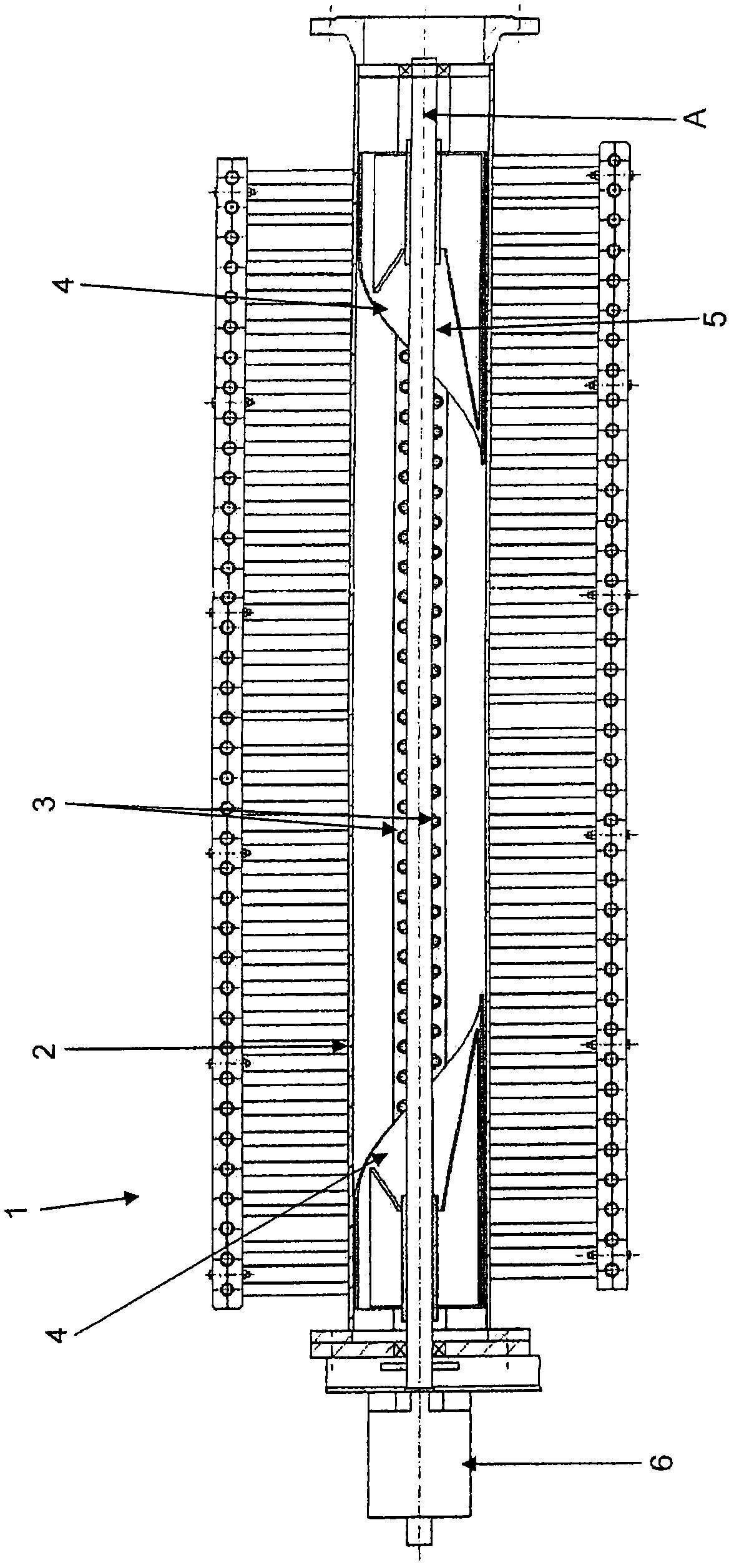 Spray bar, path and method for applying a medium onto a product