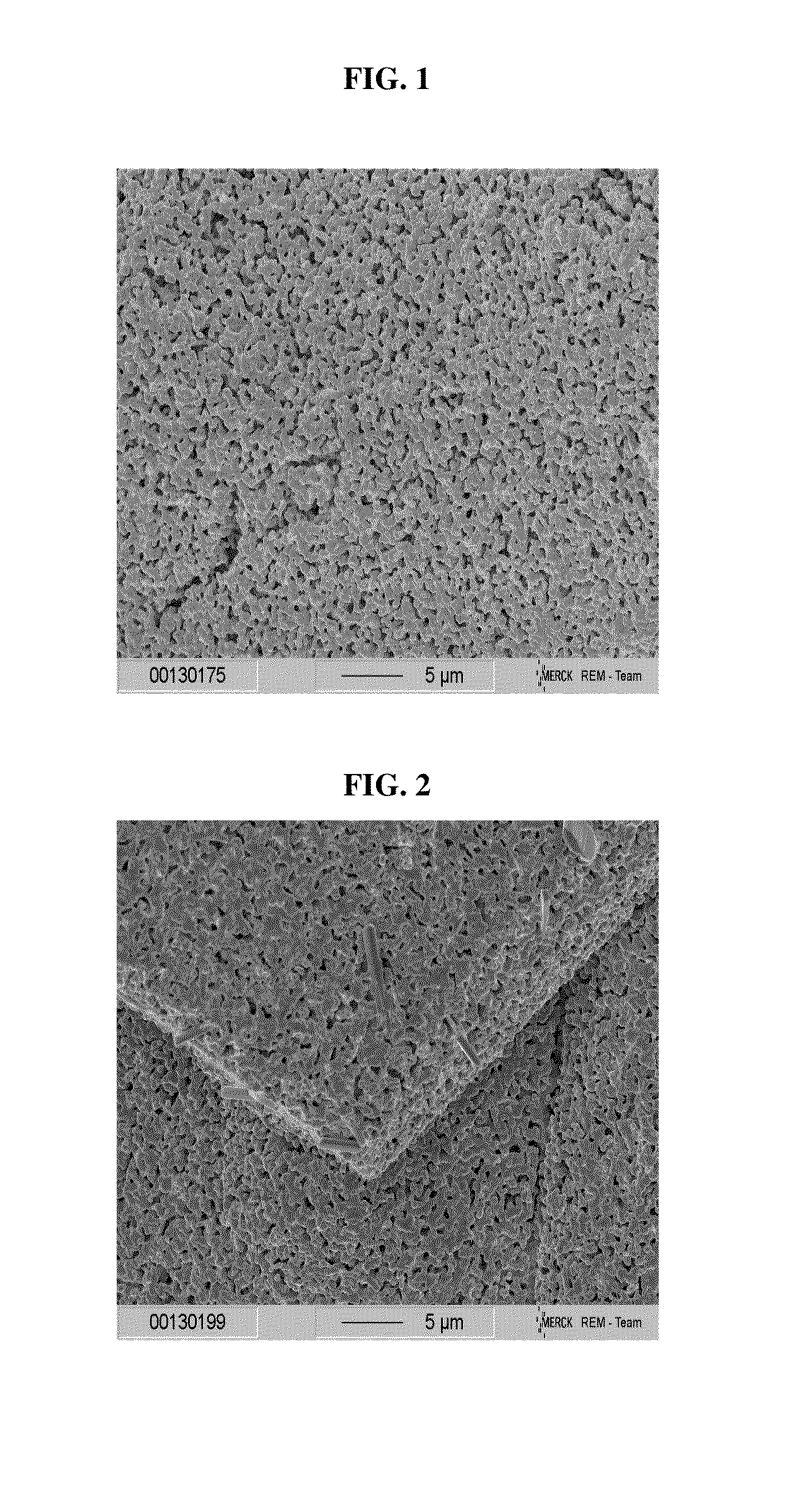 Anhydrous sodium carbonate having a low pore content