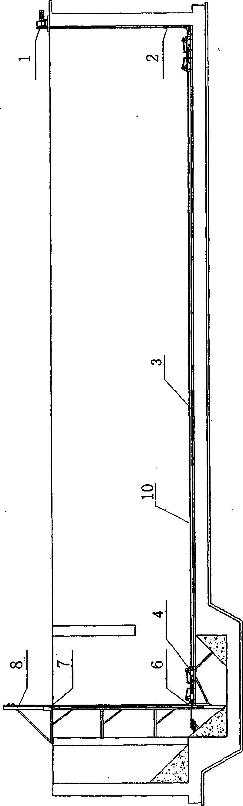 Trolley-type chain mud scraper