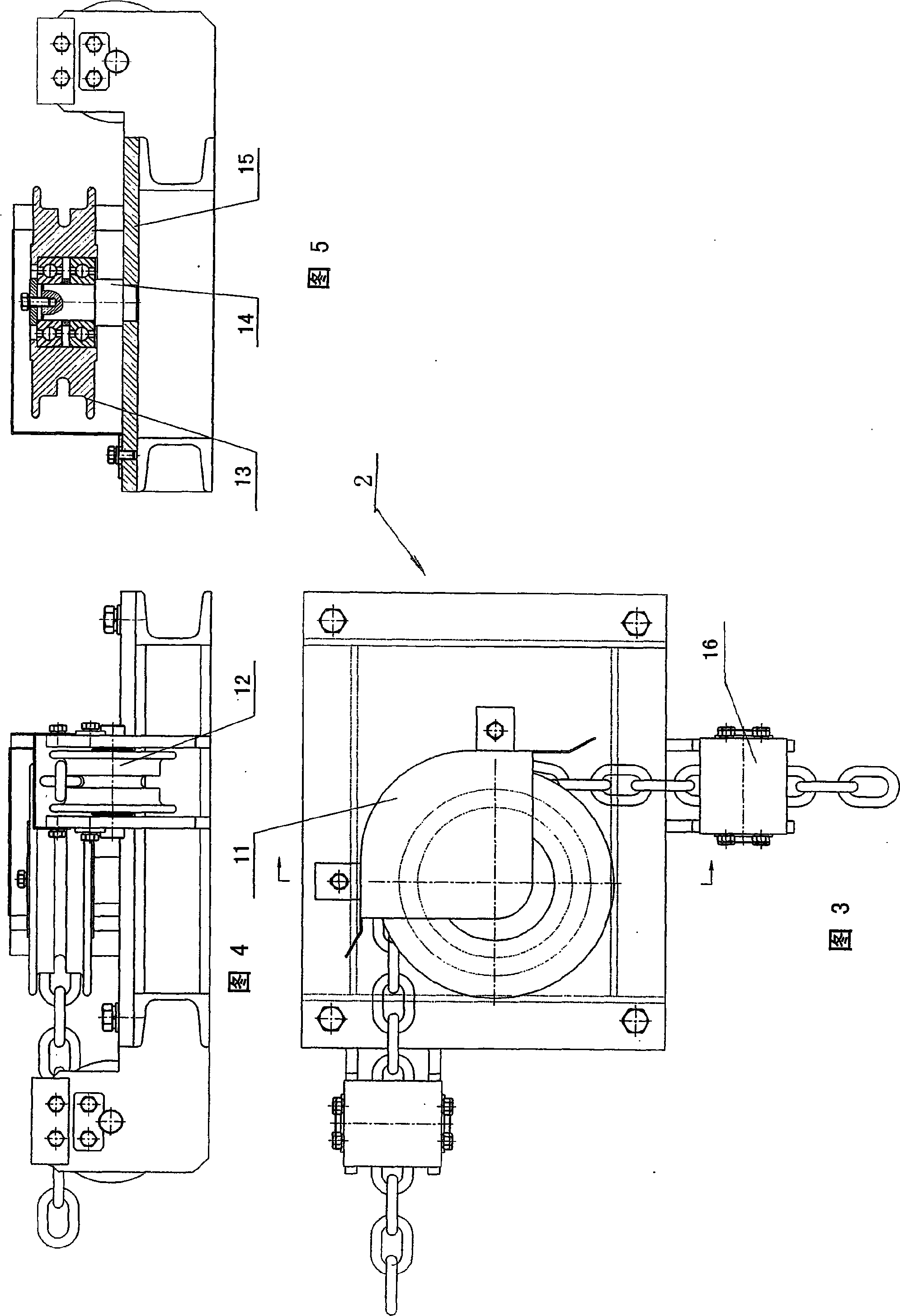 Trolley-type chain mud scraper