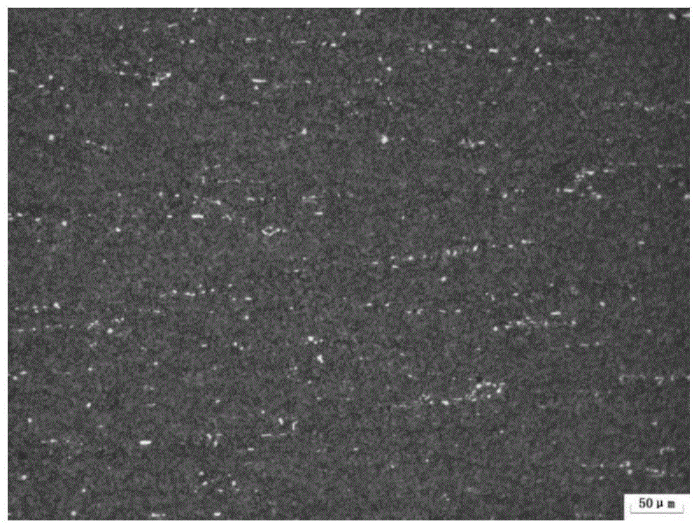 Ultra-hard particle-enhanced martensitic wear-resistant steel plate and manufacturing method thereof