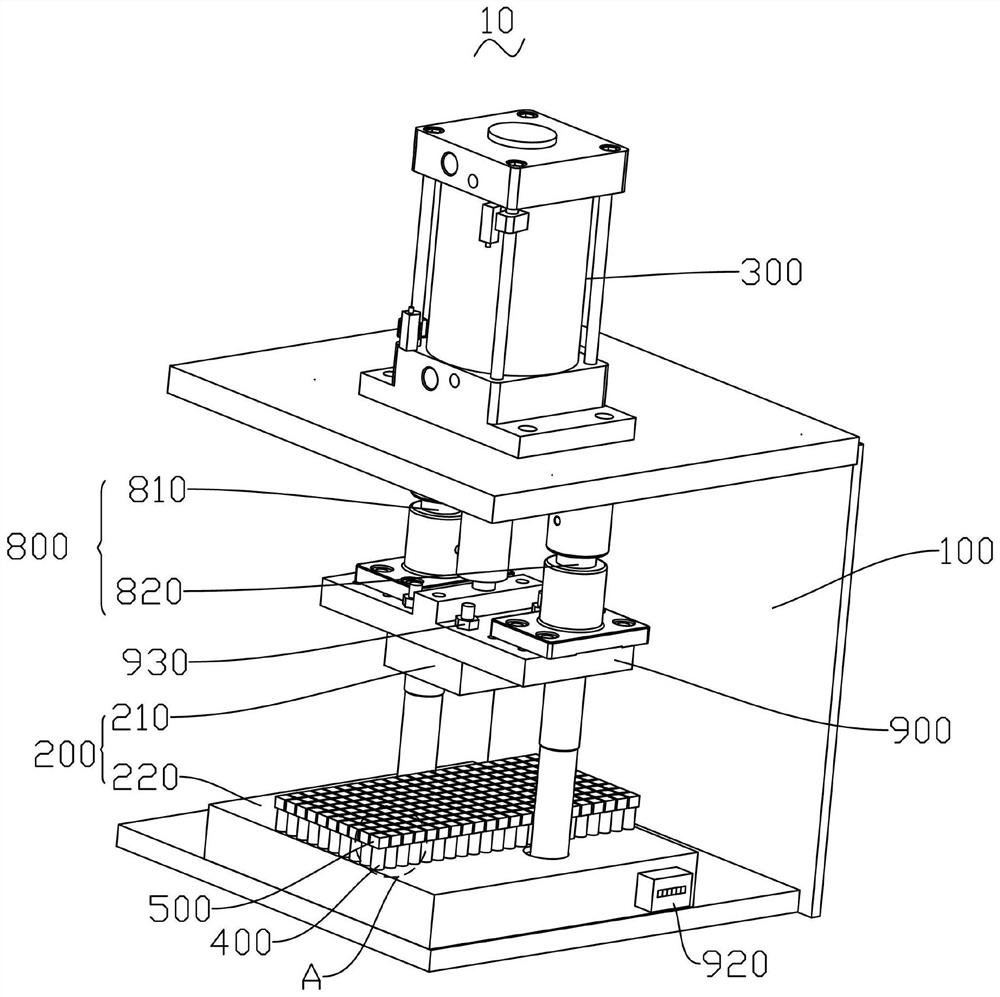 High-strength multilayer circuit board online pressing device