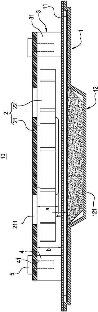 Thin heat dissipating device