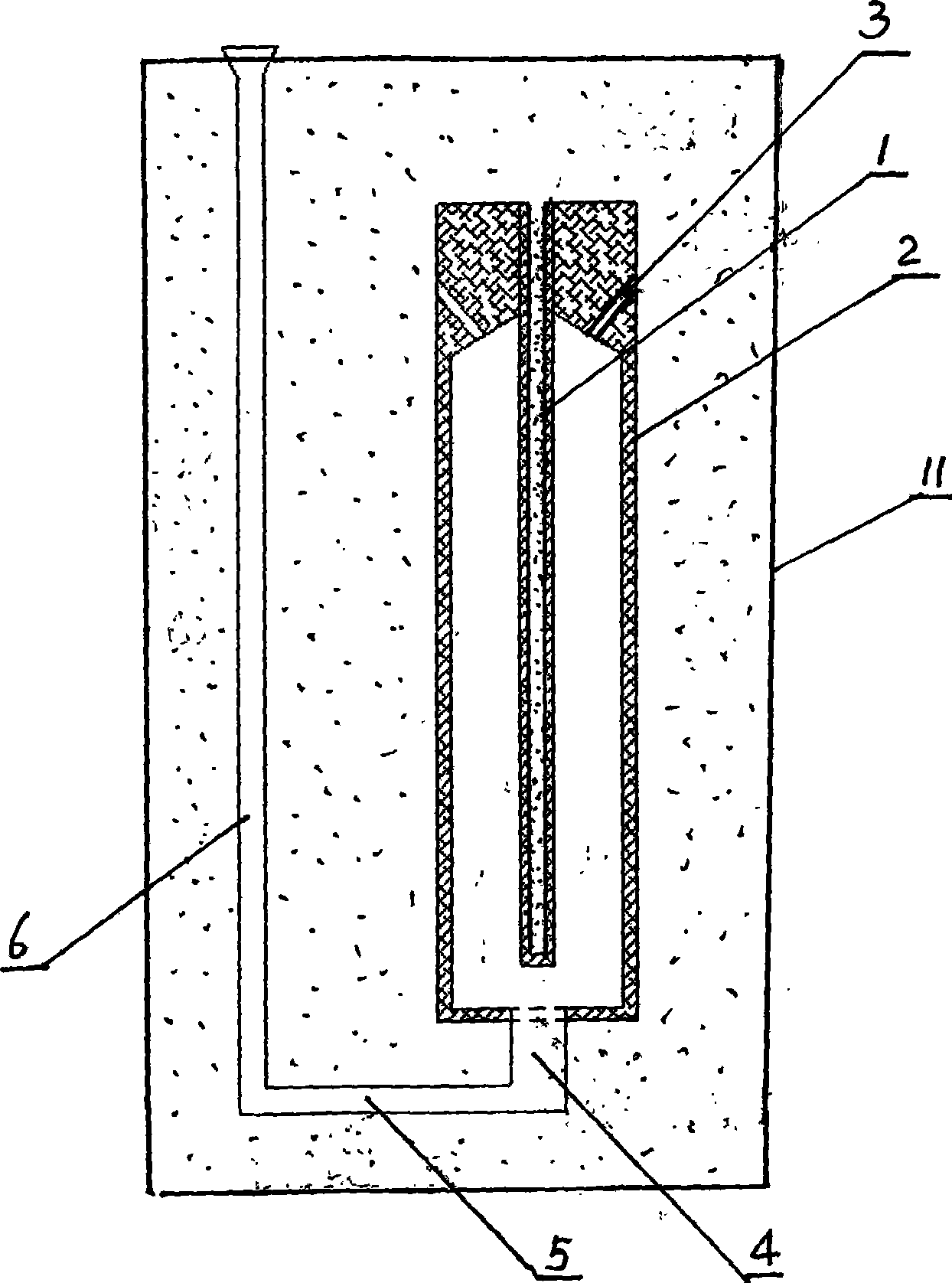 Casting method of heat-resistant steel slime blind-tube and mold thereof