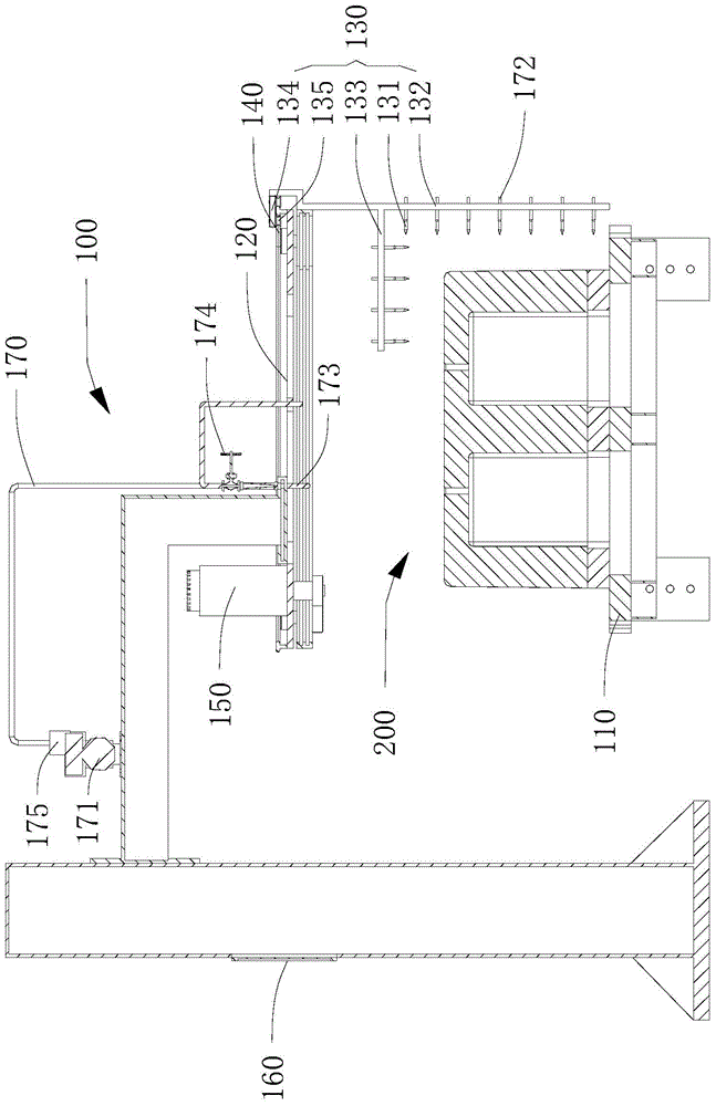 Spraying device and spraying method thereof