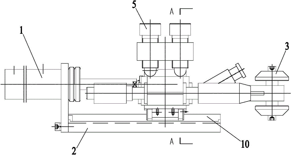 Welding gun adjusting mechanism