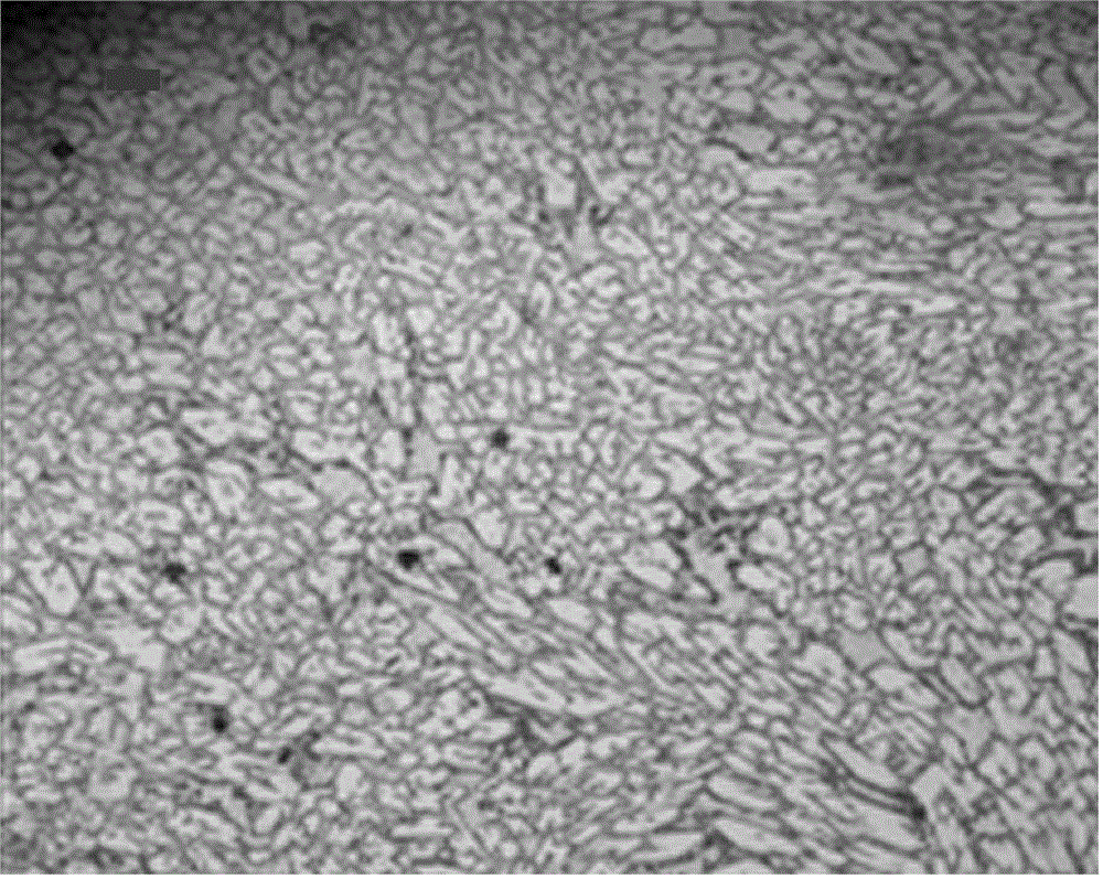 A wear-resistant surfacing alloy containing Si and Cr composite ceramic phases and its preparation process