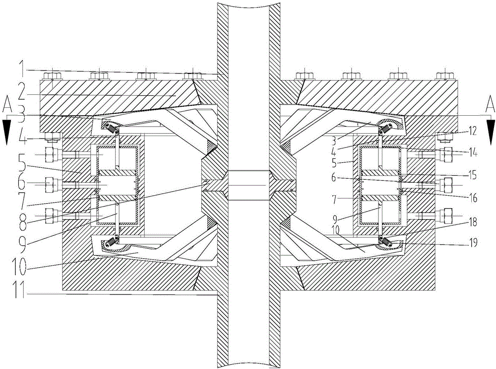 Underwater manifold connector